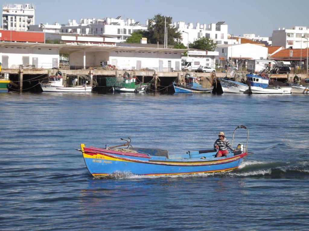 Entrecubos Guesthouse Olhao Luaran gambar
